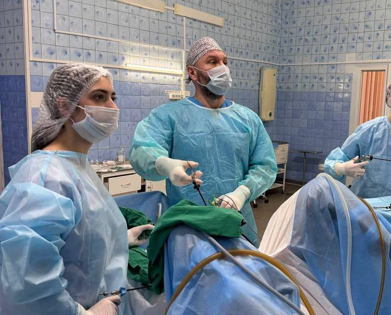 Калининградские врачи успешно удалили кисту диаметром 14 сантиметров у беременной женщины