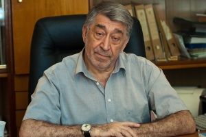 8 сентября 2012 года  ушел из жизни заслуженный  врач РФ, главный врач Психиатрической больницы Калининградской области №1 Давид Полевой