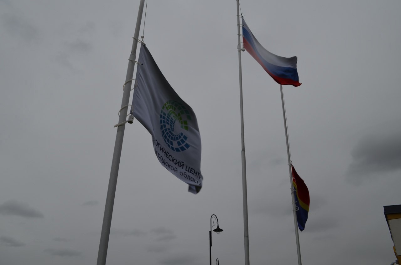 В онкологическом центре состоялась торжественная церемония поднятия государственного флага Российской Федерации, приуроченная к 80-летию взятия Кенигсберга
