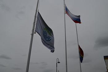 В онкологическом центре состоялась торжественная церемония поднятия государственного флага Российской Федерации, приуроченная к 80-летию взятия Кенигсберга